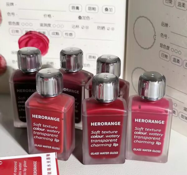 Light Glass-Like Lip Lacquer