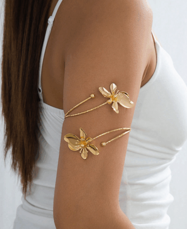 Dual-Head Enamel Flower Bangle